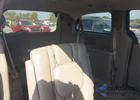 2013 Chrysler Town & Country Touring из США, поврежденный, VIN 2C4RC1BG2DR663628